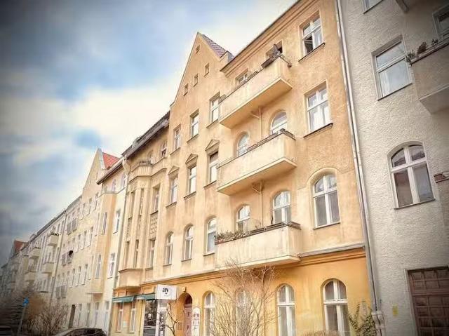 2 Zimmer 81 m² 1.190 € Kaltmiete Wohnungen in Berlin
