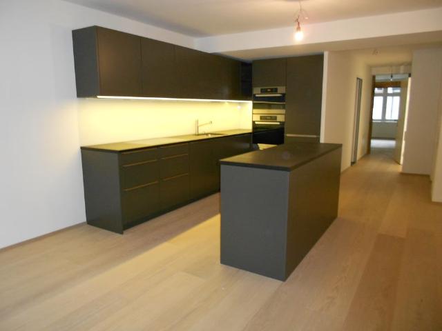 2 Zimmer, 82 m², 3. Stock