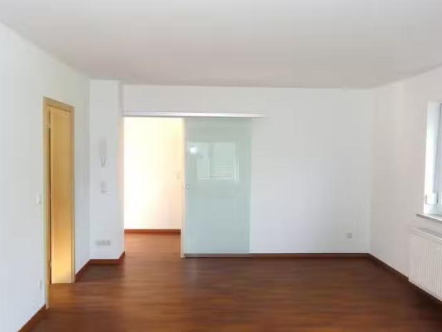 2 Zimmer 85 m² 1.000 € Kaltmiete Wohnungen in Donaustauf