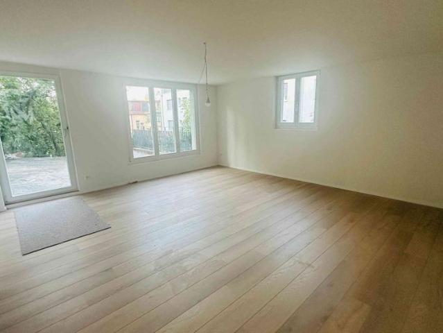 2 Zimmer, 90 m², EG
