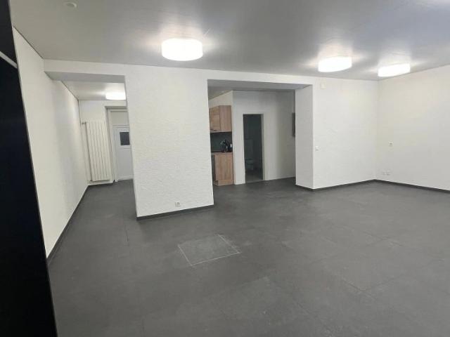 2 Zimmer, 90 m², EG