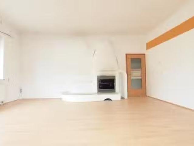 2 Zimmer 90 m² 360 € Kaltmiete Wohnungen in Neusalza Spre.