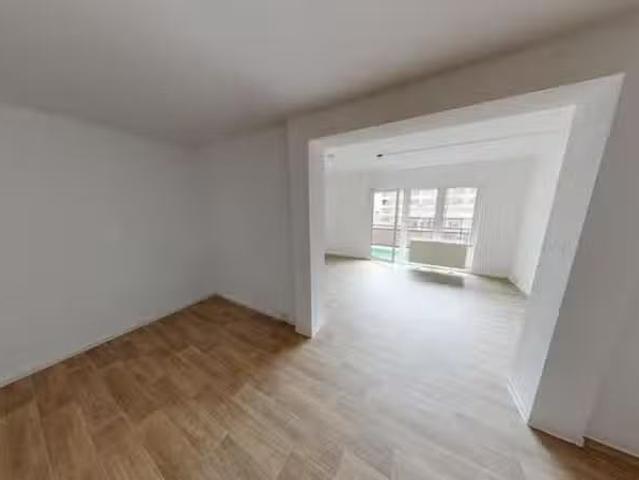 2 Zimmer 91 m² 547 € Kaltmiete Wohnungen in Chemnitz