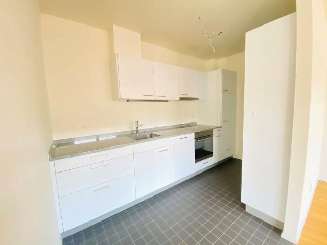 2 Zimmer, 92 m², 3. Stock