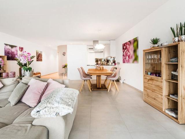 2 Zimmer, 105 m², 1. Stock