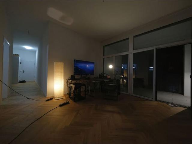 2 Zimmer, 106 m², 2. Stock