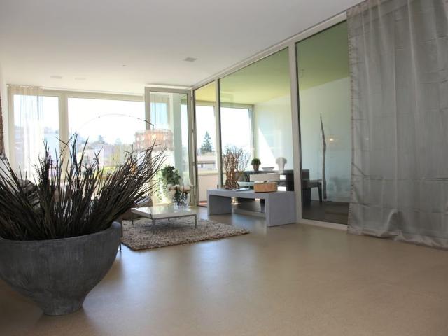 2 Zimmer, 106 m², 3. Stock