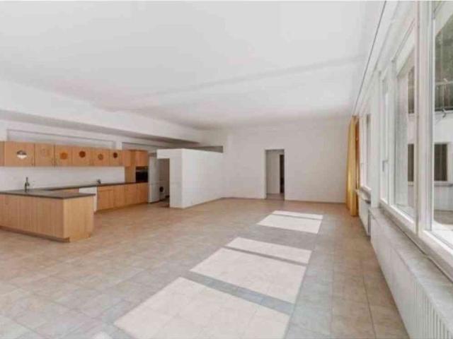 2 Zimmer, 110 m², EG