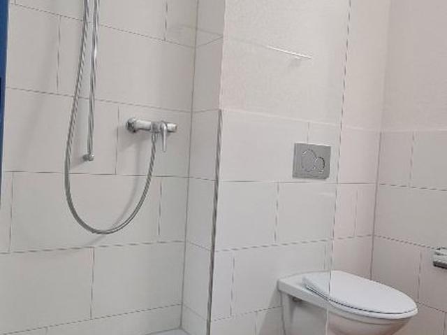 2 Zimmer, 125 m², 5. Stock