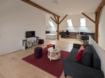 2 Zimmer, 128 m², 1. Stock