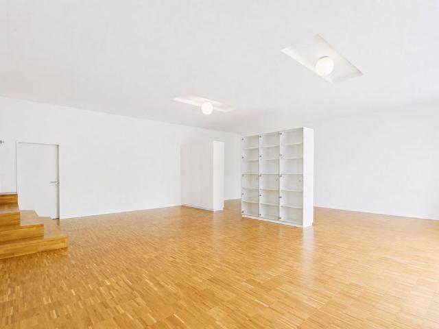2 Zimmer, 128 m², EG