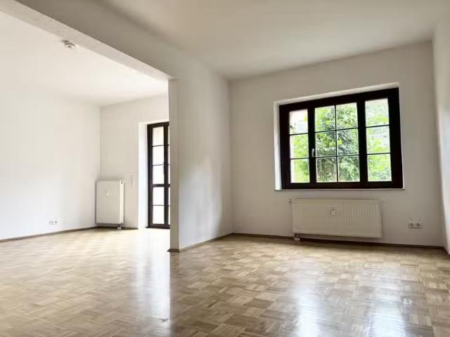 2 Zimmer 144 m² 1.482 € Kaltmiete Wohnungen in Dresden