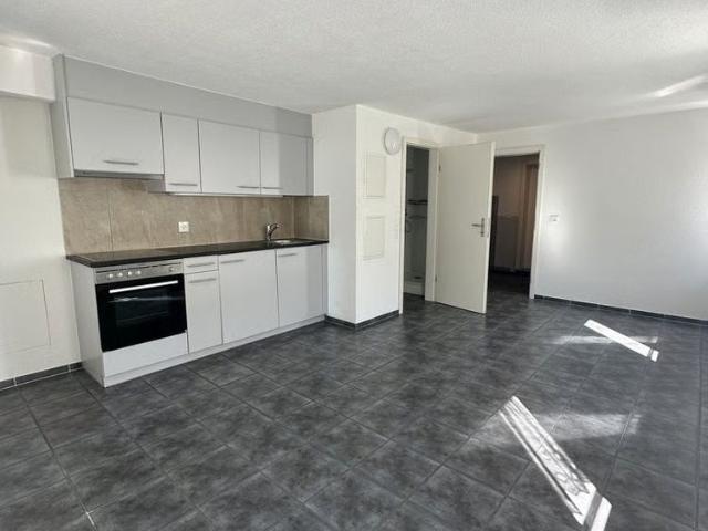 2 Zimmer, 30 m², 2. Stock