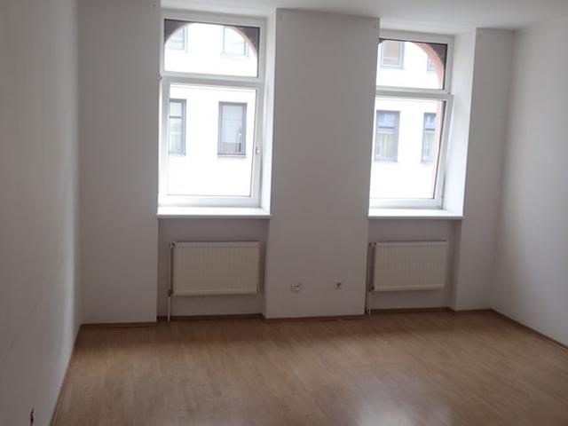 2 Zimmer WHG, 60m², 1. Stock, Lift, Siccardsburggasse
