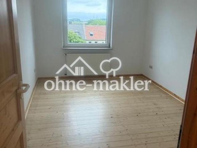 2 Zimmer, Wohnküche, Bad, Flur, Abstell, frisch renoviert