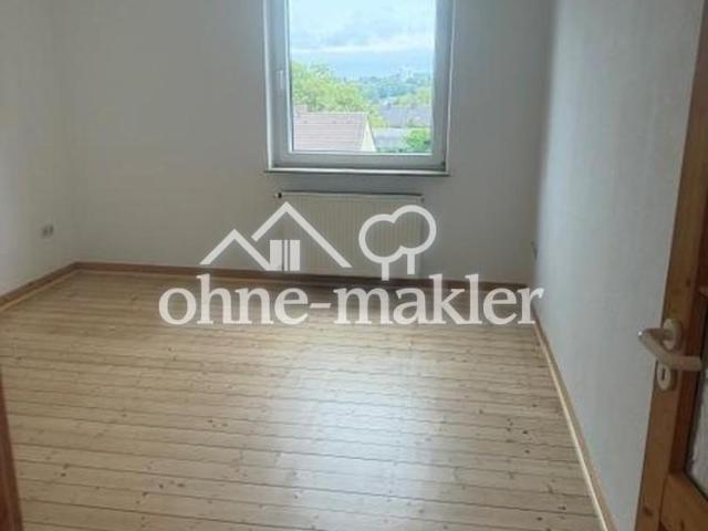 2 Zimmer, Wohnküche, Bad, Flur, Abstell, frisch renoviert