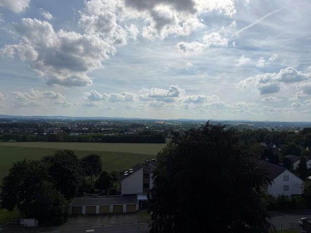 2 Zimmer Wohnung m. großem Balkon am Waldrand