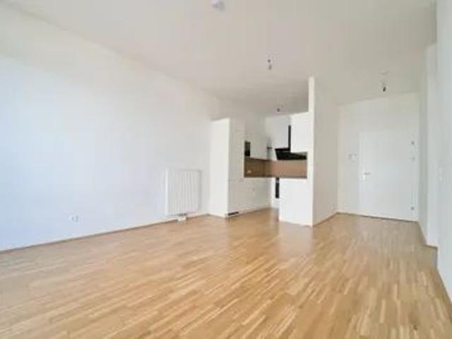 2 Zimmer Wohnung mit 12m2 Terrasse für Single oder Paare