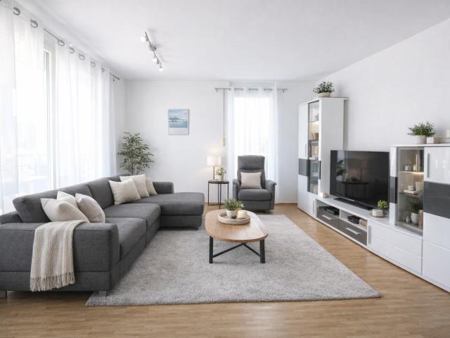 2 Zimmer Wohnung mit 14 m² Balkon und TG Stellplatz in Trudering