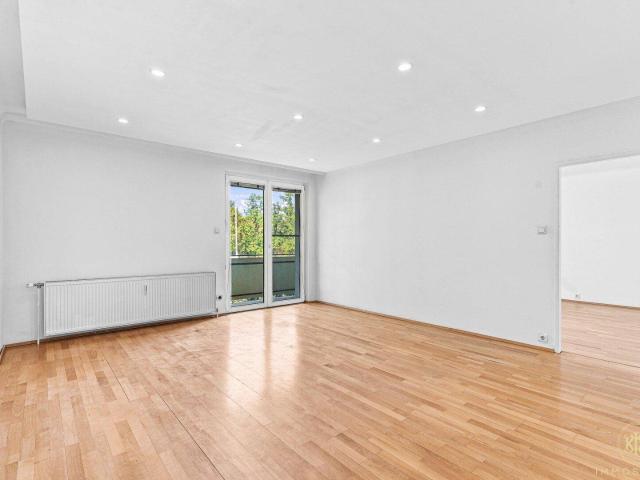 2 Zimmer Wohnung mit 15m2 Loggia!