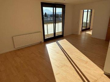 2 Zimmer Wohnung mit 24m2 sonnigem Süd Balkon in zentraler Ruhelage Salzburgs