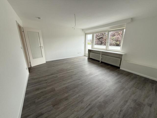 2 Zimmer Wohnung mit 2 Balkonen in Leverkusen Schlebusch