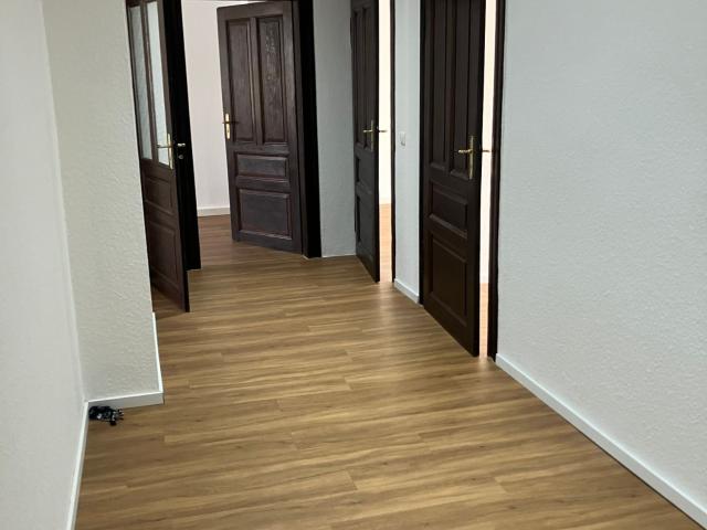 2 Zimmer Wohnung mit Tageslichtbad und Badewanne