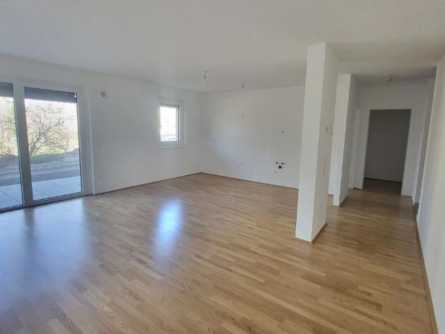 2 Zimmer Wohnung mit Terrasse und Garten, Top 4