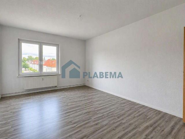2 Zimmer Wohnung mit tollem Balkon, Einbauküche und Abstellkammer