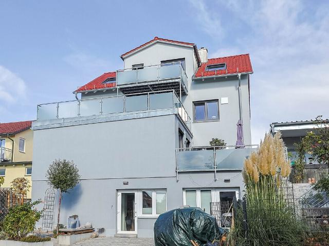 2 Zimmer Wohnung mit toller Dachterrasse