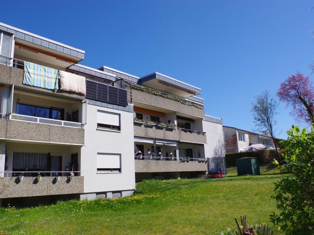 2 Zimmer Wohnung mit Westbalkon und Einzelgarage im 1. Obergeschoss