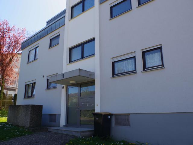 2 Zimmer Wohnung mit Westbalkon und Einzelgarage im 1. Obergeschoss