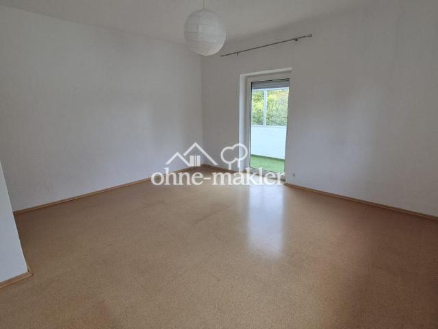 2 Zimmer Wohnung mit Wintergarten ideal für WG/Pärchen, verkehrsgünstig