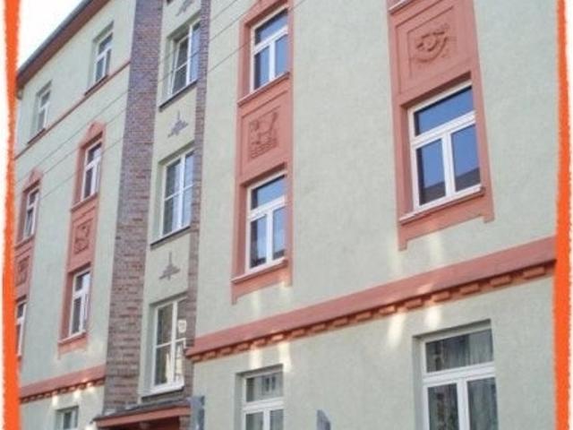 2 Zimmer Wohnung mit Wintergarten und offener Küche in Zwickau zu vermieten!