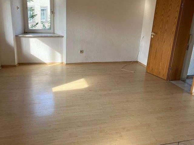 2 Zimmer Wohnung mit Wintergarten und Garage in Weißdorf