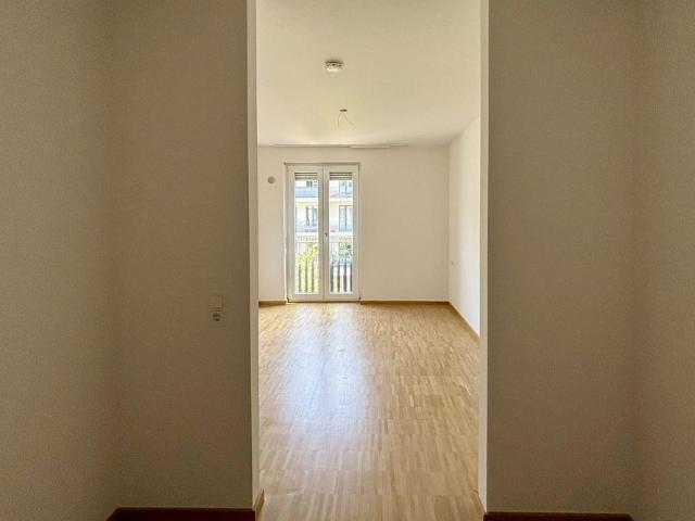 2 Zimmer Wohnung mit Ankleide und Balkon
