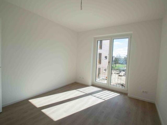 2 Zimmer Wohnung mit Aufzug und Dusche!
