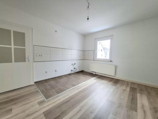 2 Zimmer Wohnung mit Balkon!