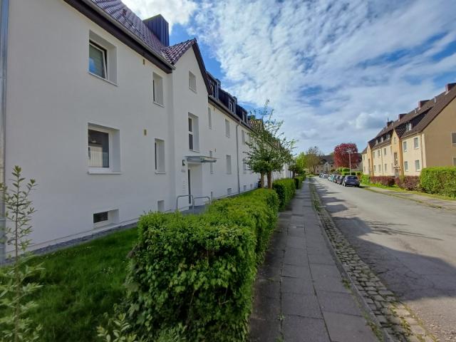 2 Zimmer Wohnung mit Balkon!