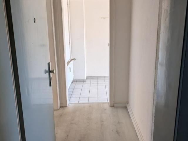 2 Zimmer Wohnung mit Balkon & Gartenmitbenutzung in Duisburg – 52