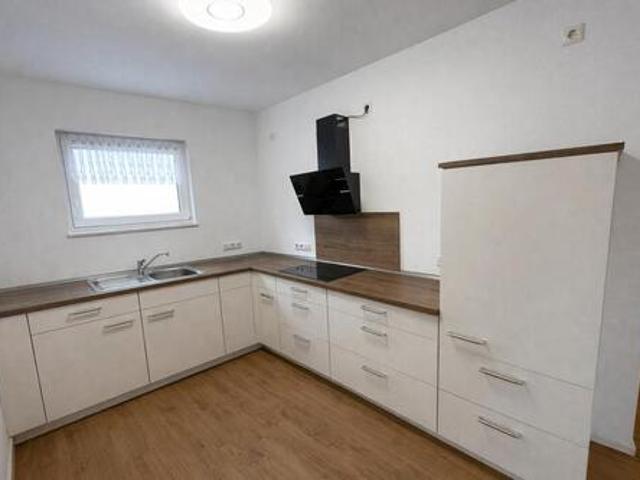 2 Zimmer Wohnung mit Balkon & Einbauküche