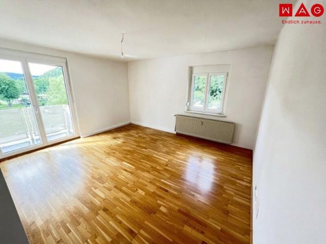 2 Zimmer Wohnung mit Balkon im Grünen