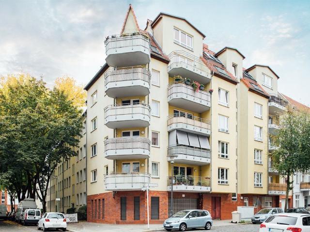 2 Zimmer Wohnung mit Balkon im Weitlingkiez!