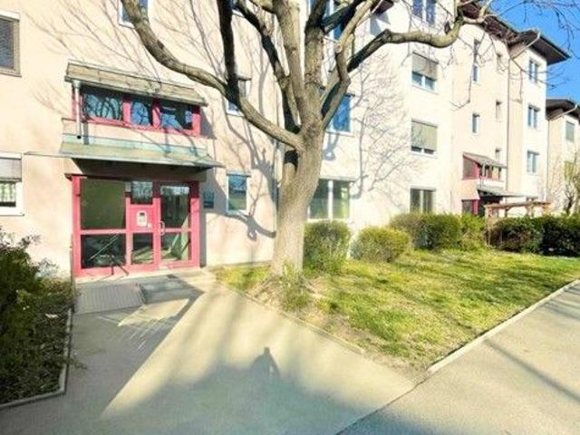 2 Zimmer Wohnung mit Balkon in der Körösistraße Provisionsfrei!