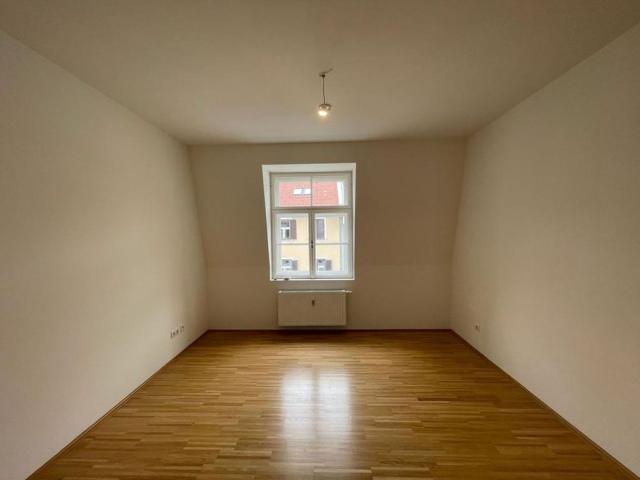 2 Zimmer Wohnung mit Balkon in der Schönaugasse Provisionsfrei!