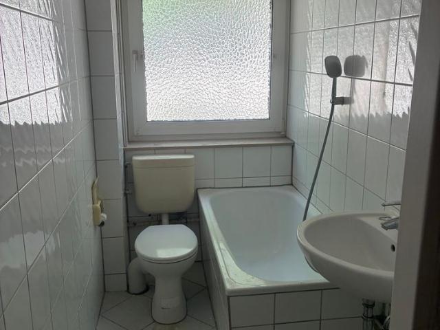 2 Zimmer Wohnung mit Balkon in Frankfurt Eschersheim