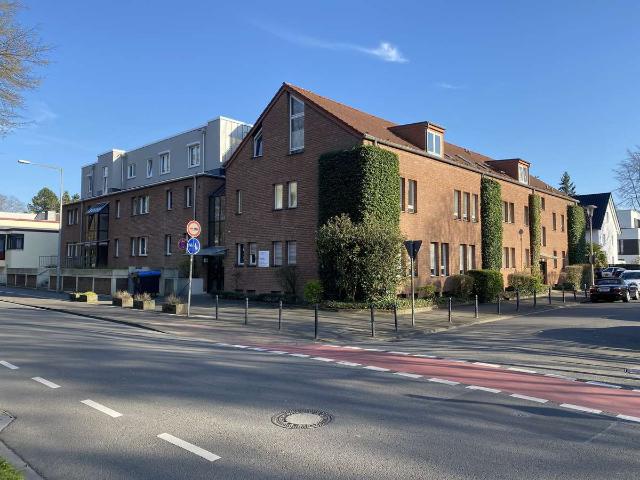 2 Zimmer Wohnung mit Balkon in Köln Junkersdorf Erstbezug nach Renovierung