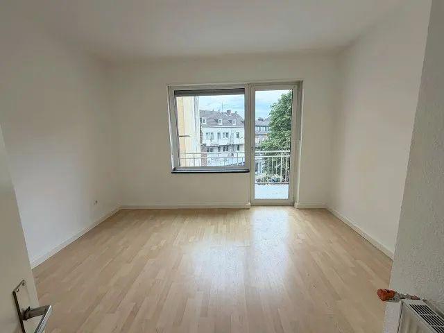 2 Zimmer Wohnung mit Balkon in MG Hermges