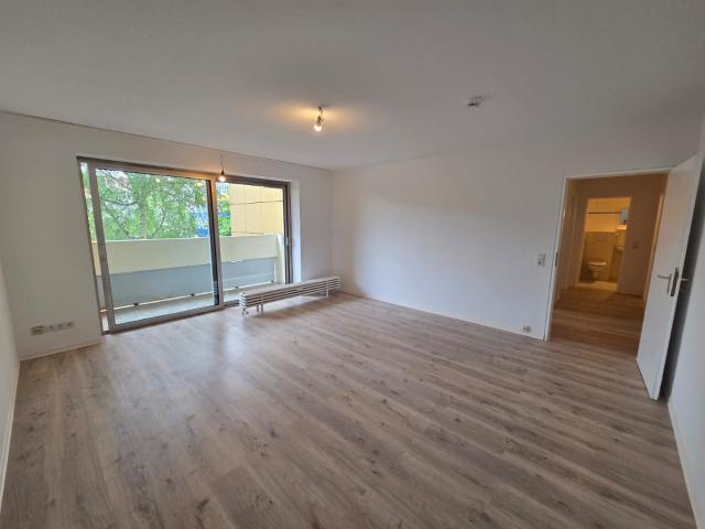 2 Zimmer Wohnung mit Balkon in Nähe Stadtmitte