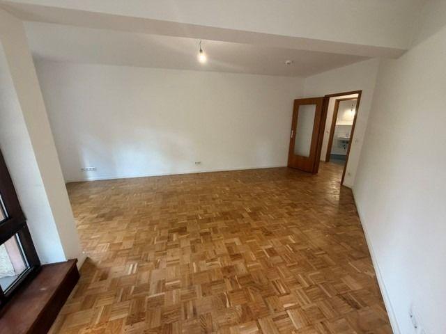 2 Zimmer Wohnung mit Balkon in ruhiger & grüner Lage!